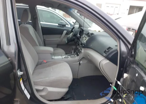 2013 Toyota Highlander Base V6 from USA, damaged, VIN 5TDBK3EH8DS251872